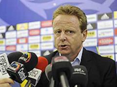 Luzerns neuer Trainer Rolf Fringer heute an der Pressekonferenz.