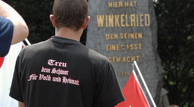 Die hohe Anzahl der Extremisten an der Feier, gab Luzern einen Grund, die Gedenkfeier neu zu gestalten.