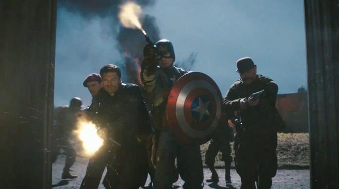 In «Captain America» wird aus einem untauglichen Soldat ein Superheld der US-Armee.