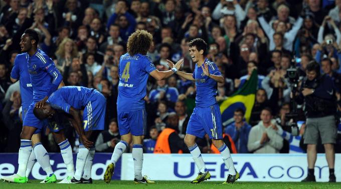 Oscar (r.) zaubert an der Stamford Bridge.