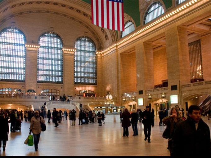 Grand Central Bahnhof, New York: Etwa 750'000 Menschen durchqueren jeden Tag das im Beaux-Arts-Stil errichtete Gebäude.