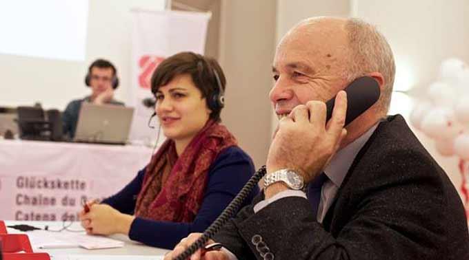 Bundespräsident Ueli Maurer am Spendentelefon.