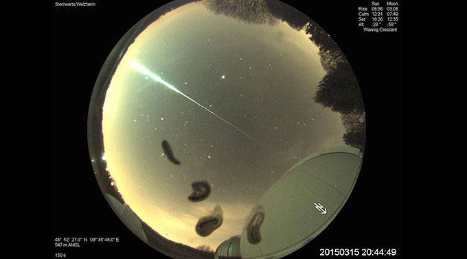 Foto des Meteors durch die Meteorkamera Gernsbach, 15.03.2015.
