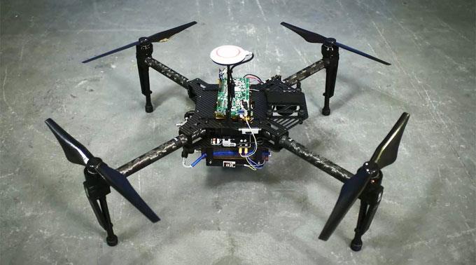 Laut der Umfrage würden sich 13 Prozent der Befragten Waren aus dem Einzelhandel per Drohne liefern lassen.